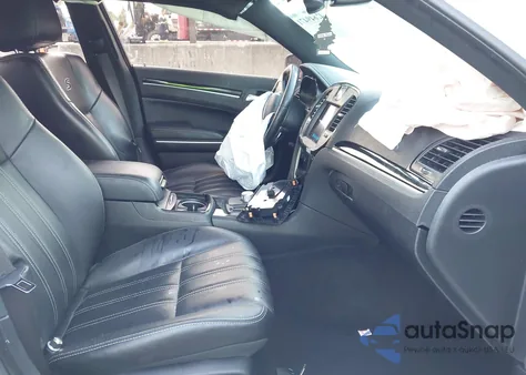 2019 Chrysler 300 300S z USA, uszkodzony, nr VIN 2C3CCABG4KH708162